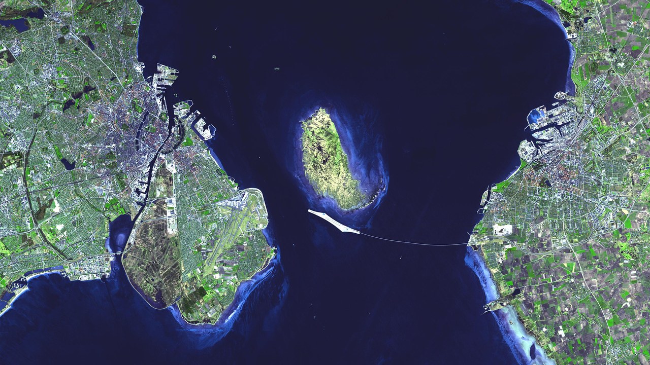Satellitbild över Öresund mellan Skåne och Själland.